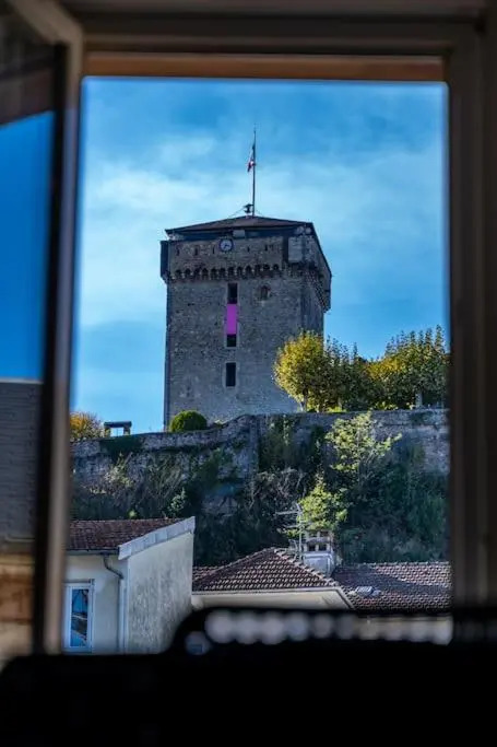 LE REFUGE T4 GRAND STANDING WIFI,AIRE DE JEUX,BARBECUE,SPA et BAGAGERIE-proche du sanctuaire
