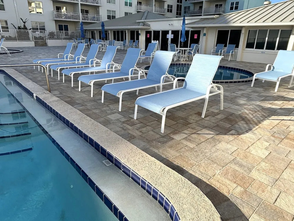 Oceanfront 2 bed 2 Bath Condo New Smyrna Beach
