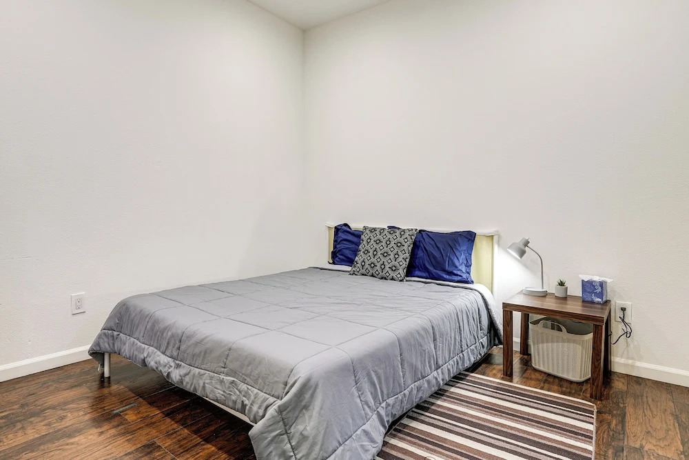 Spacious & Central! Pet-friendly Emeryville Home