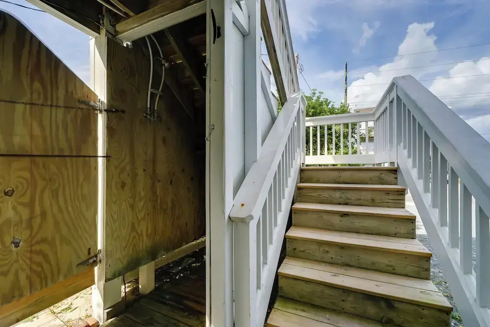 Peaceful 'cottage By The Sea' Oceanfront Home!