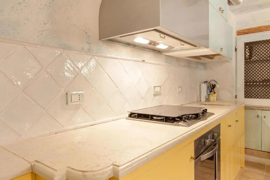 MarcheAmore - Il Passaggio Segreto, luxury loft with private courtyard