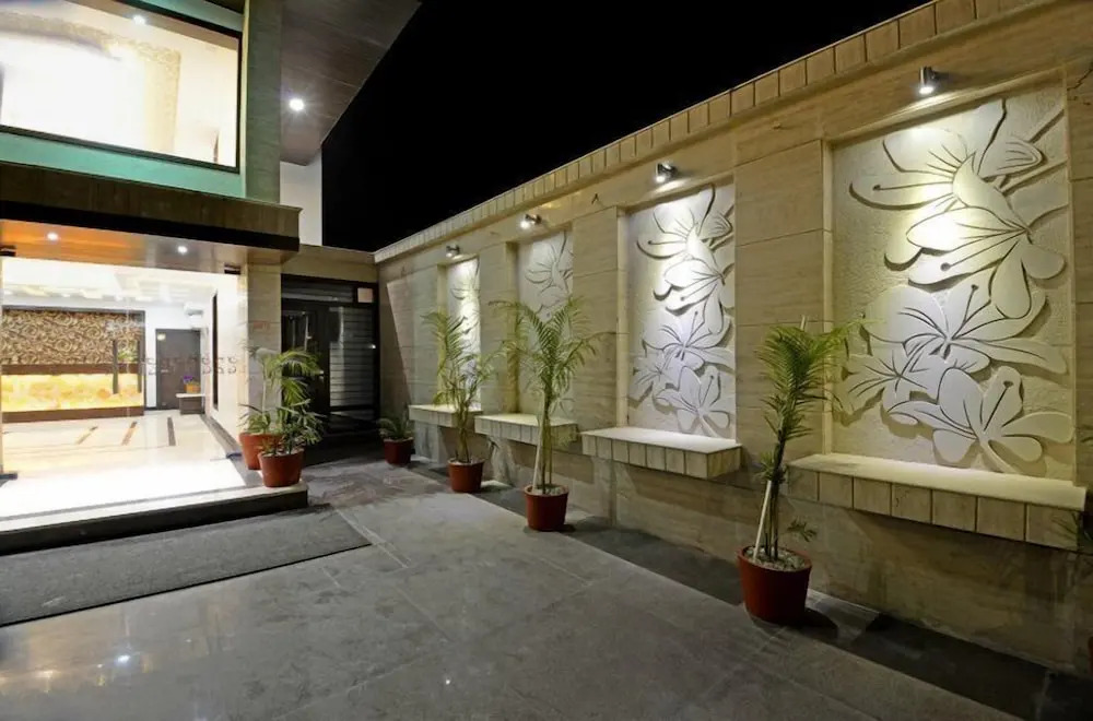Hotel Heaven Resorts