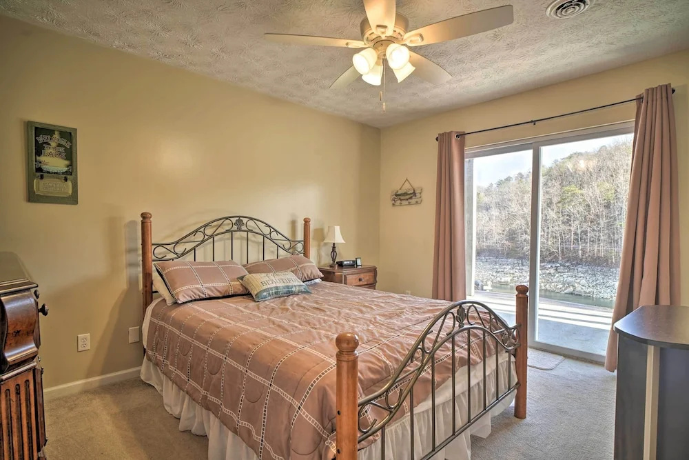 Caryville Home w/ Private Dock & Norris Lake Views
