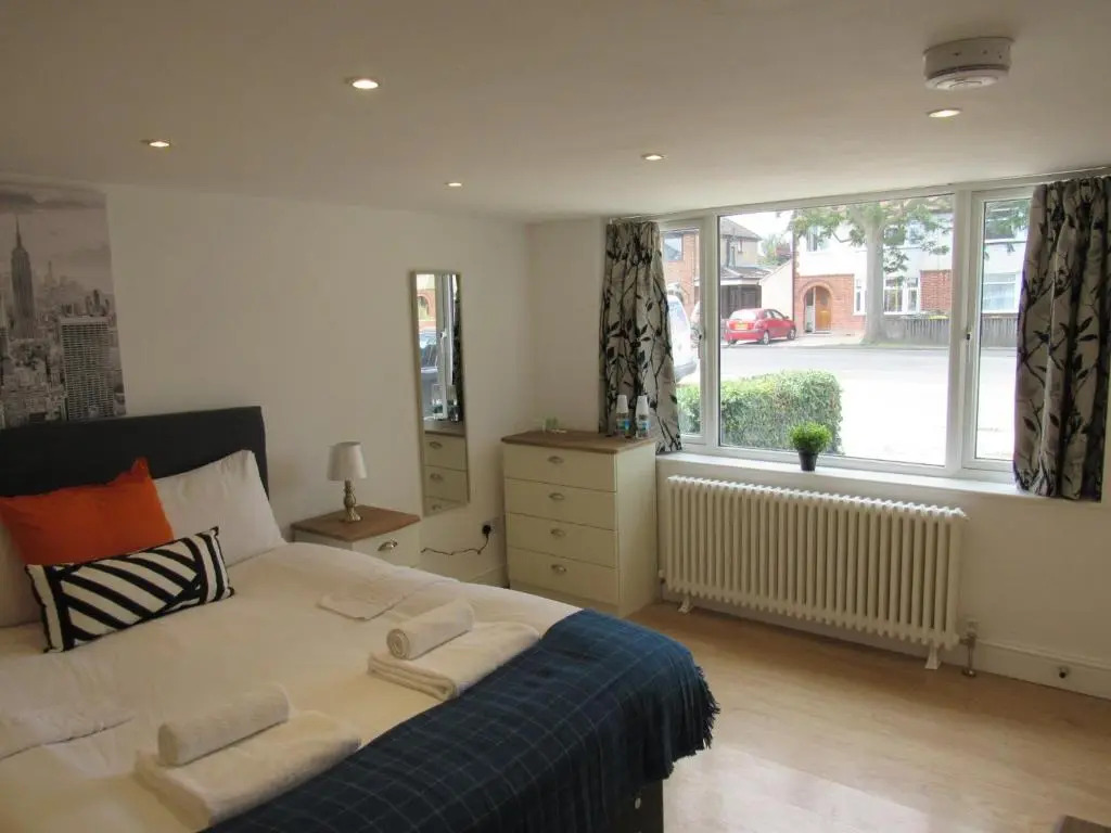 The Cambridge Suites - Tas Accommodations