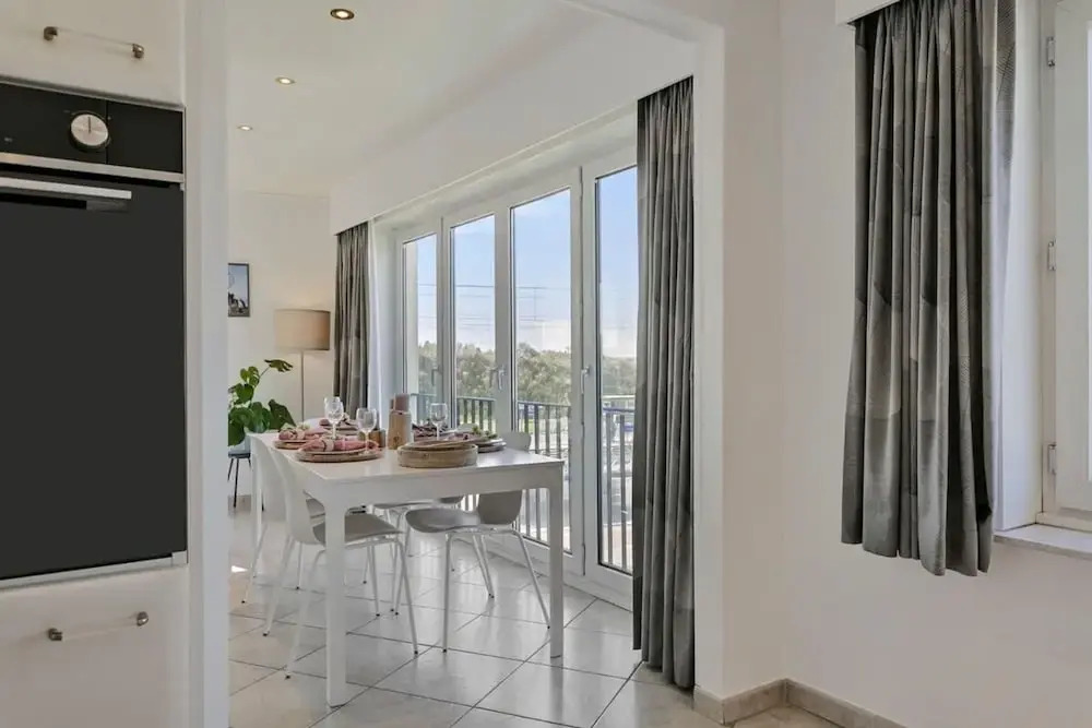 Charming Apartment Near the Beach