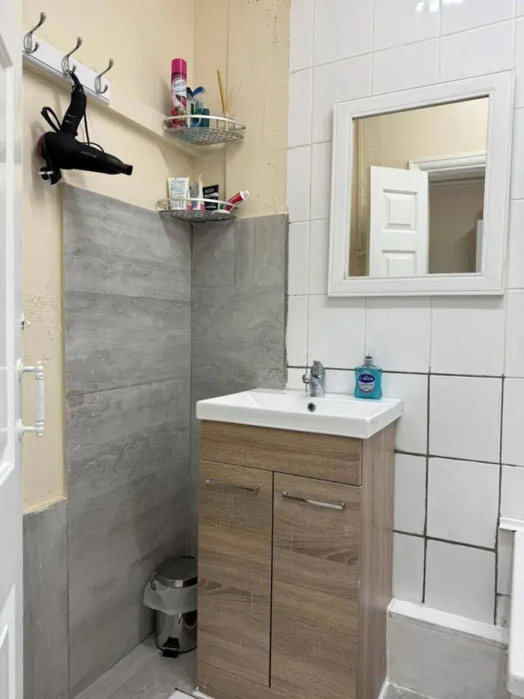 3bedroom Entire House in Stockport Town Manchester