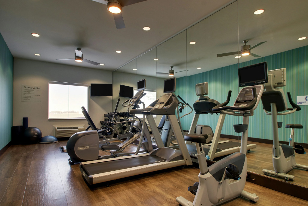 Holiday Inn Express Hotel & Suites Vernon College Area by IHG