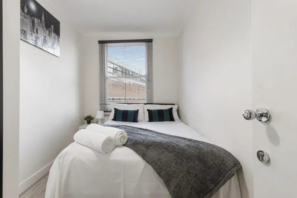 City Escape London - Spacious 4 Bedroom House