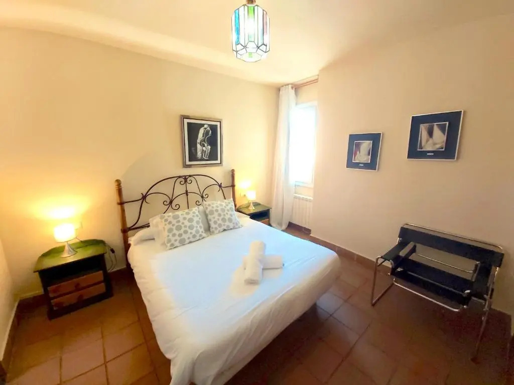 Plaza Andalucía Edificio Enebro 4-6 pax