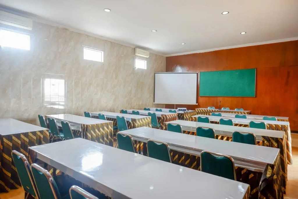 Sans Hotel Heryon Yogyakarta