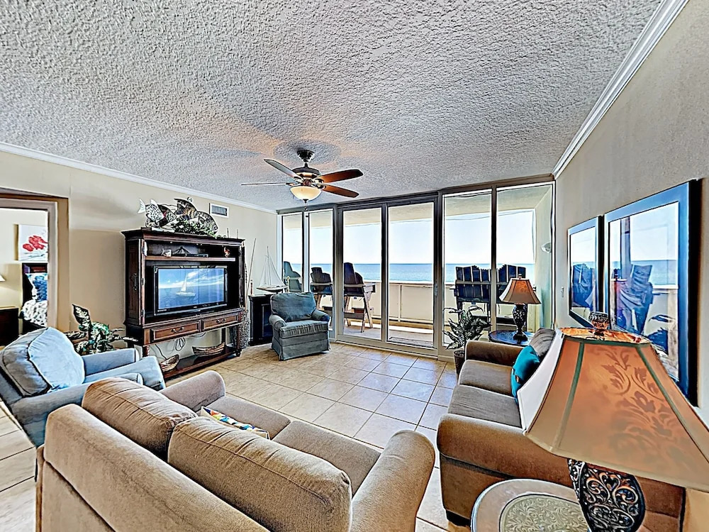 New Listing! Beachfront Gem W/ Resort Amenities 3 Bedroom Condo