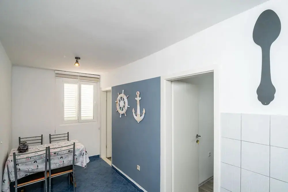 Apartment & Rooms Alan