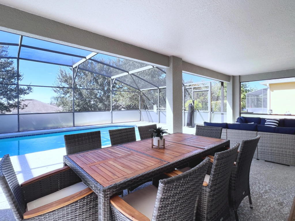 Beautifuly 5bd Pool Gm Hm, Legacy Park-409cr 5 Bedroom Home by RedAwning