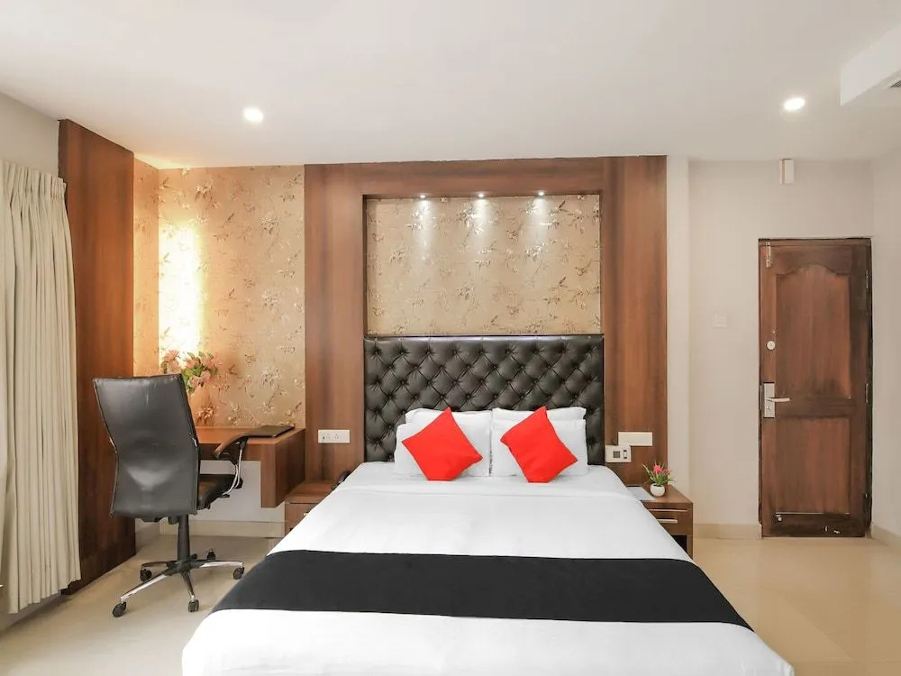 Capital O 18430 The Dawn Hotel