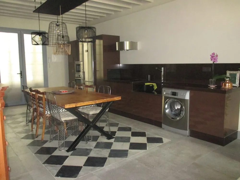 Apartamento Bizcocheros con piscina y jardín privado