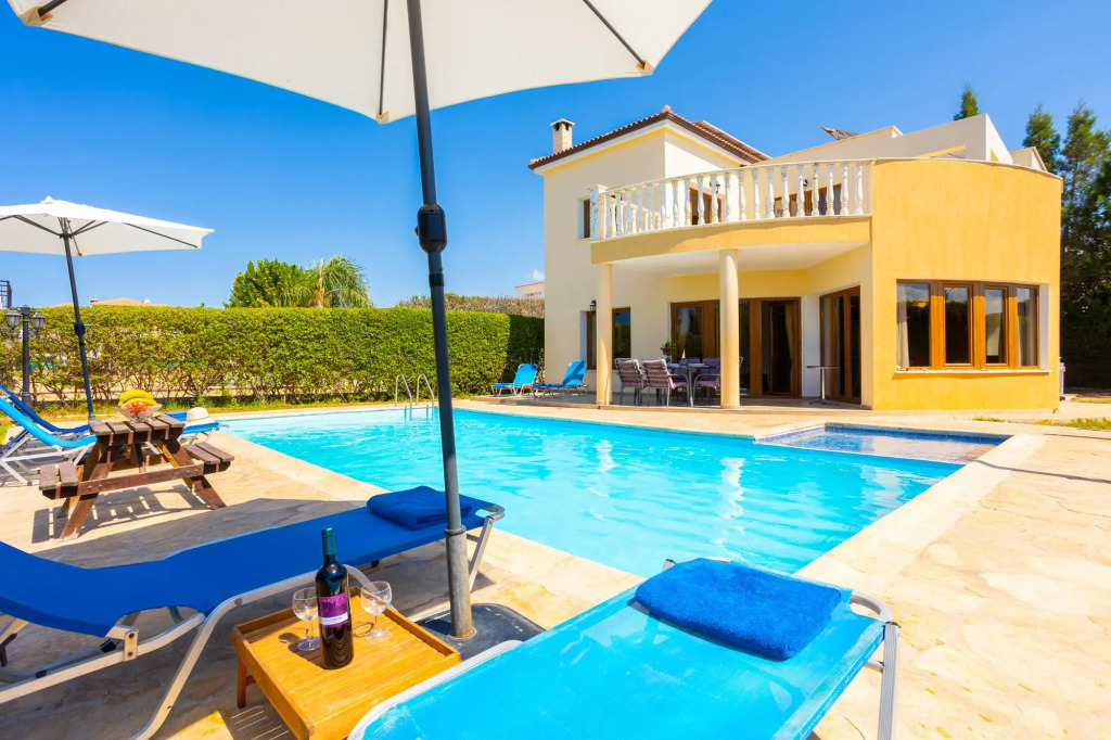 Villa Tsikkos Tessera