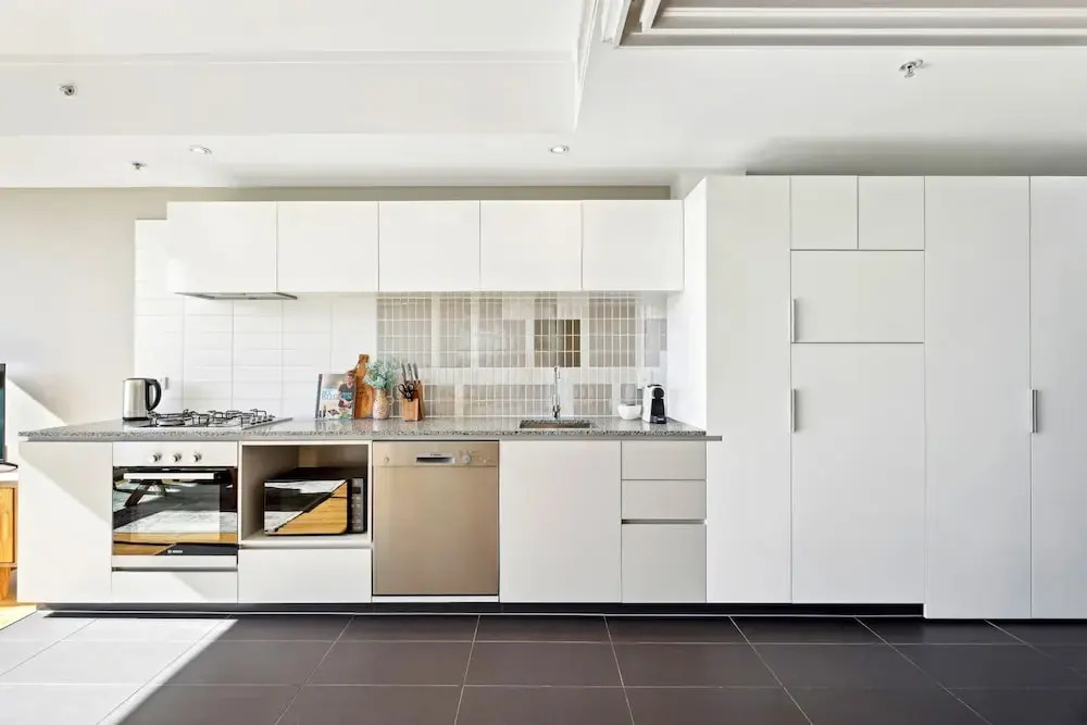 Elegant Inner-city 1-bed With Rooftop Dining