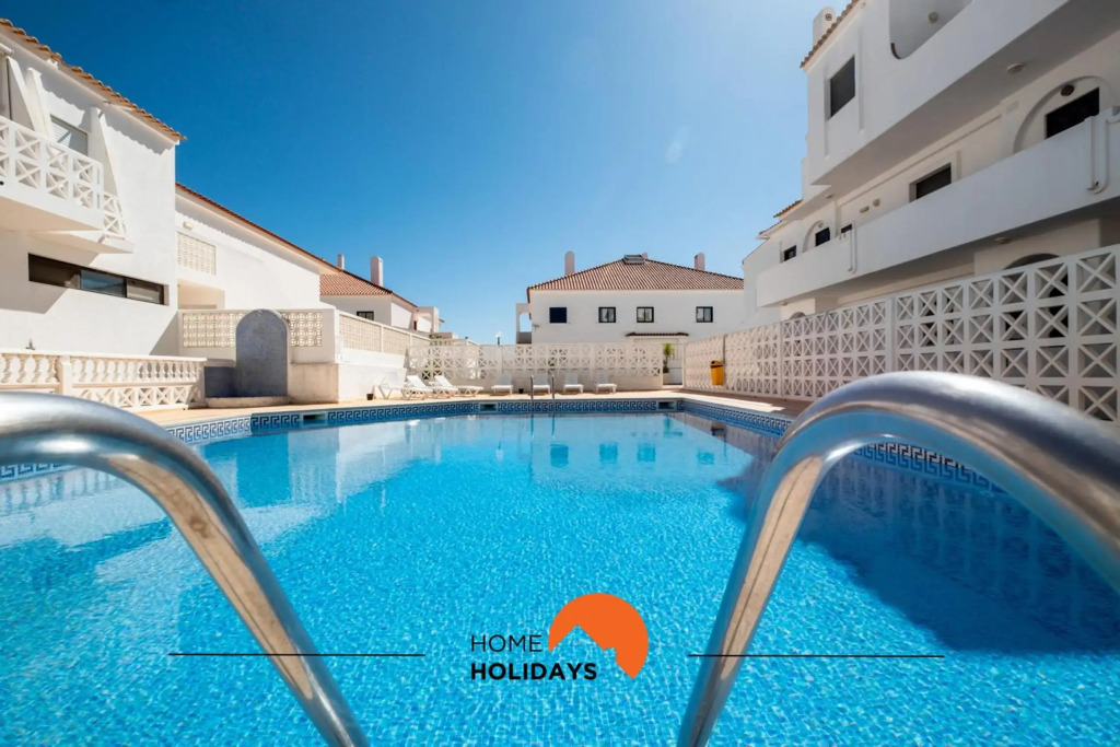 #007 Foxy W - 3 min Walk To the Beach New Town pool