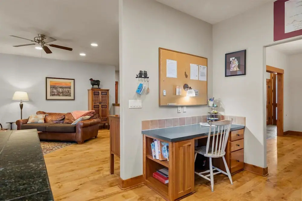 Skyliner Summit Chalet