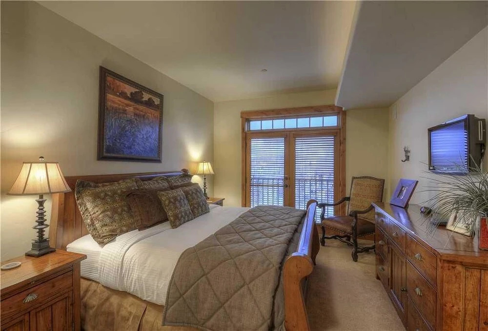 5203 Emerald Lodge, Trappeur's Crossing Apartment 4