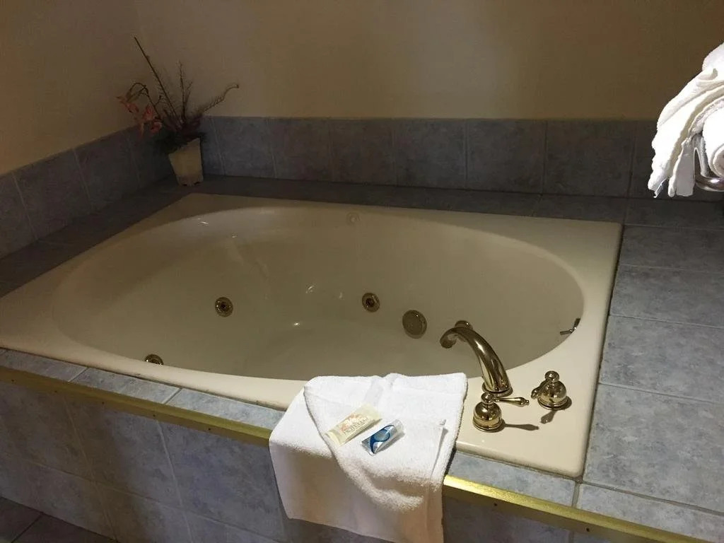 Excellent Inn & Suites