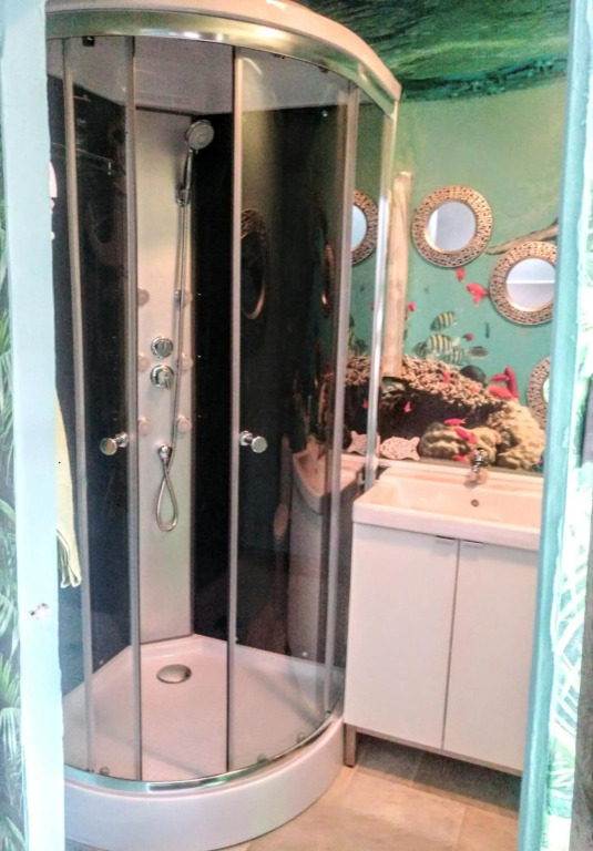 Delfina nähe Europa park Rust