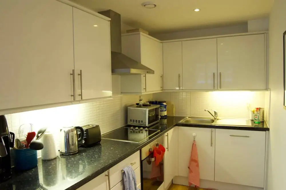 Light and Airy Dalston Living In Convenient Location