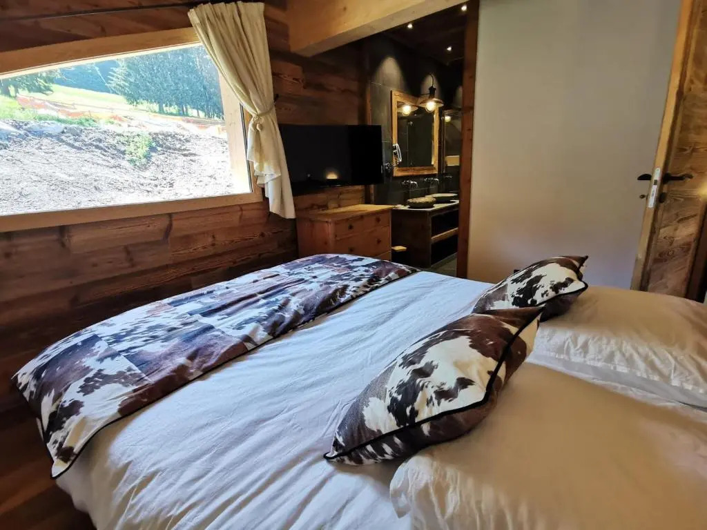 Chalet de luxe aux Gets avec jacuzzi et animaux admis, proche pistes - FR-1-598-89
