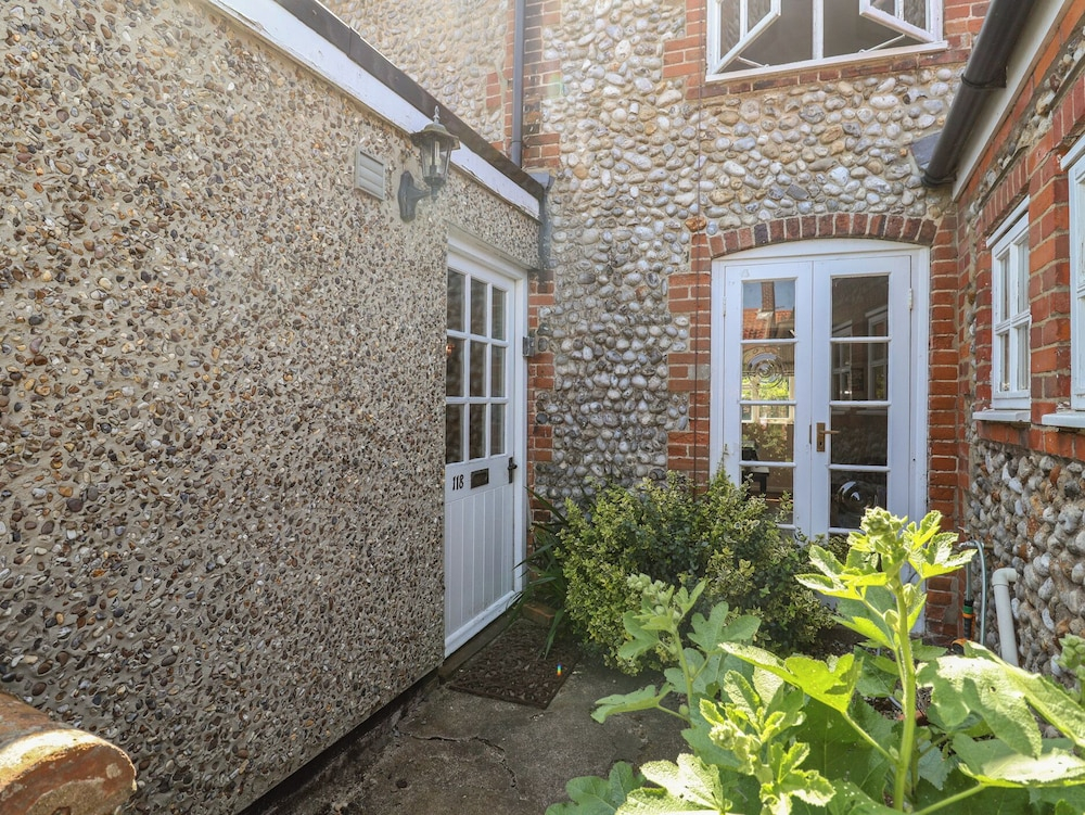Pebble Cottage