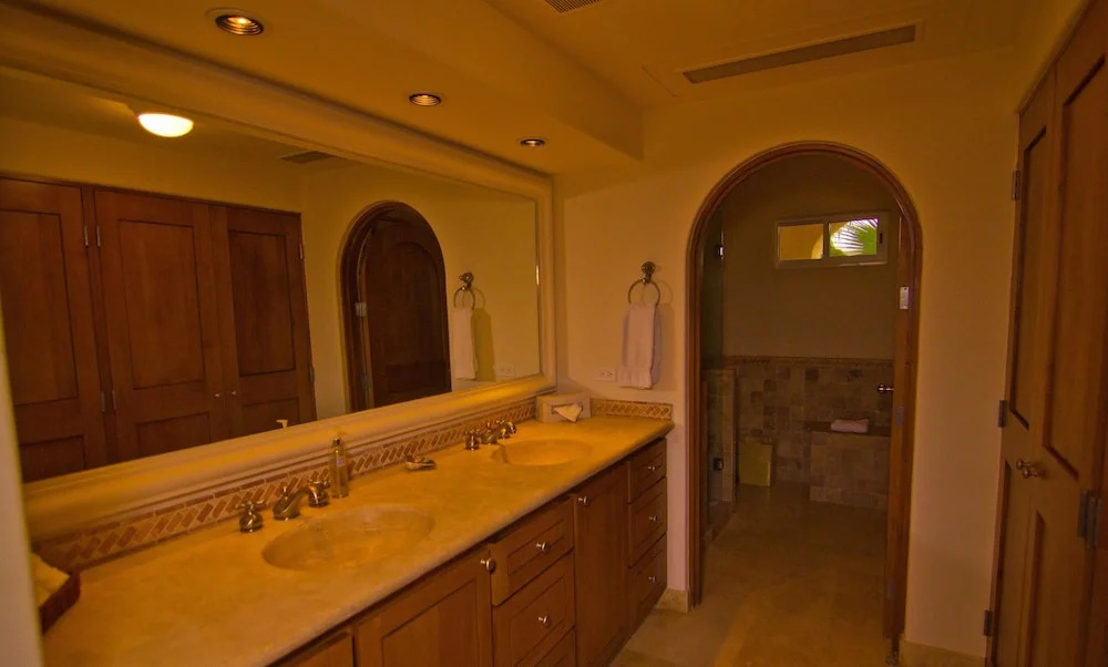 Las Mananitas LM F4205 2 Bedroom Condo By Seaside Los Cabos