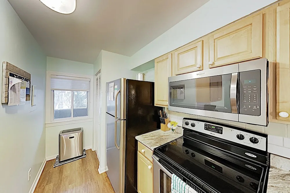 New Listing! Waterfront Folly River Gem w/ Poo condo