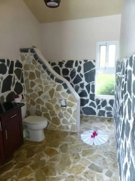 Elegant and Private 4 Bedroom Villa