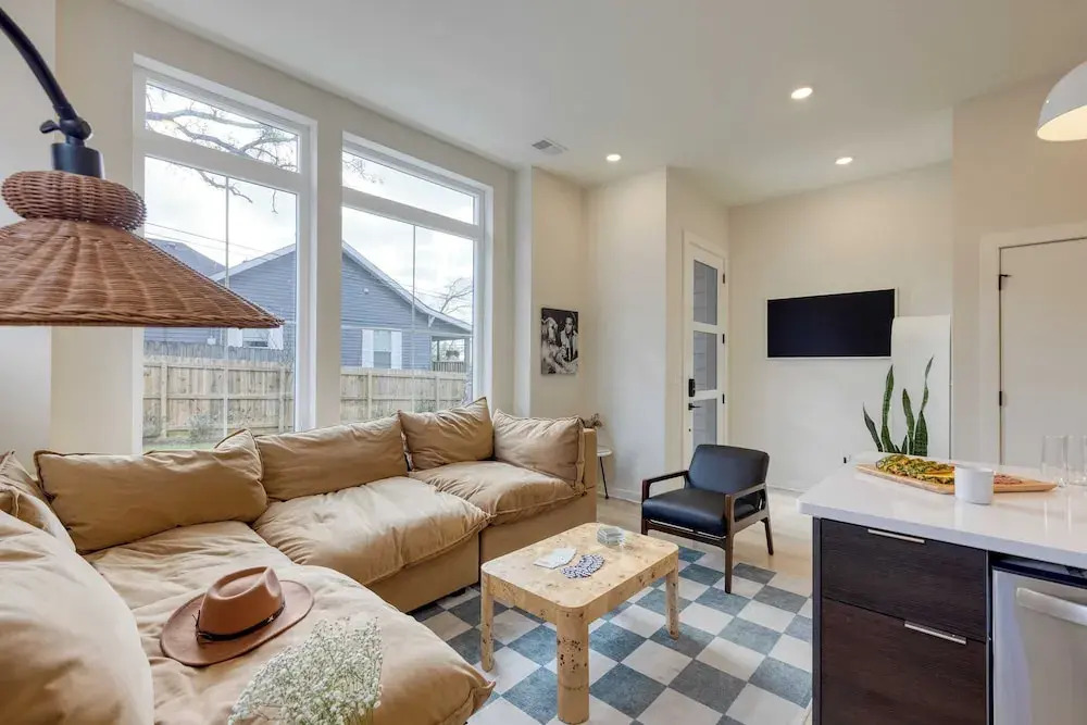 Stunning New Build in East Nash Minutes to Broadway The Stage by Avantstay