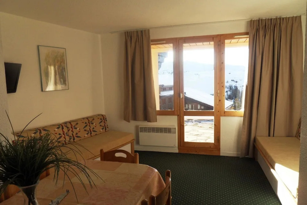 Belle Plagne Apartment With 2/3 Rooms for 6 People of 35 m2 Lc212