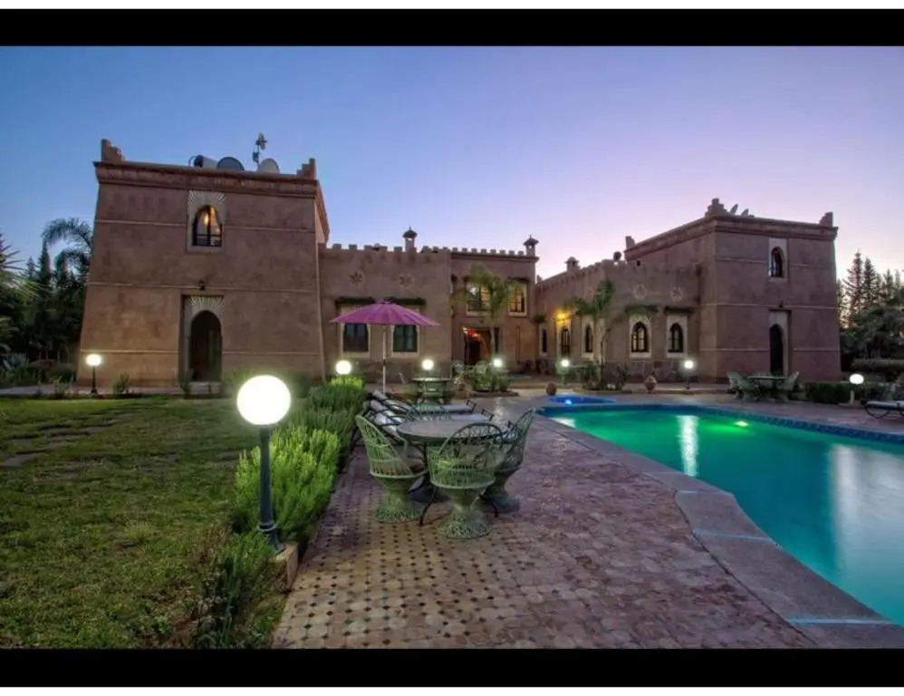 Palace with 2 villas and 2 swimming pools in Sidi Abdellah Ghiat