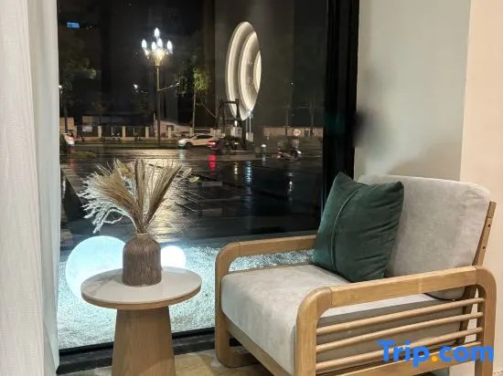 Ya'an Yuanjing Youchao Residence Hotel (Xikang Commercial Plaza Branch)
