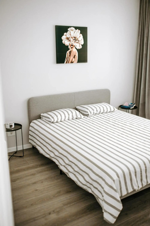 SunsetView Apartment
