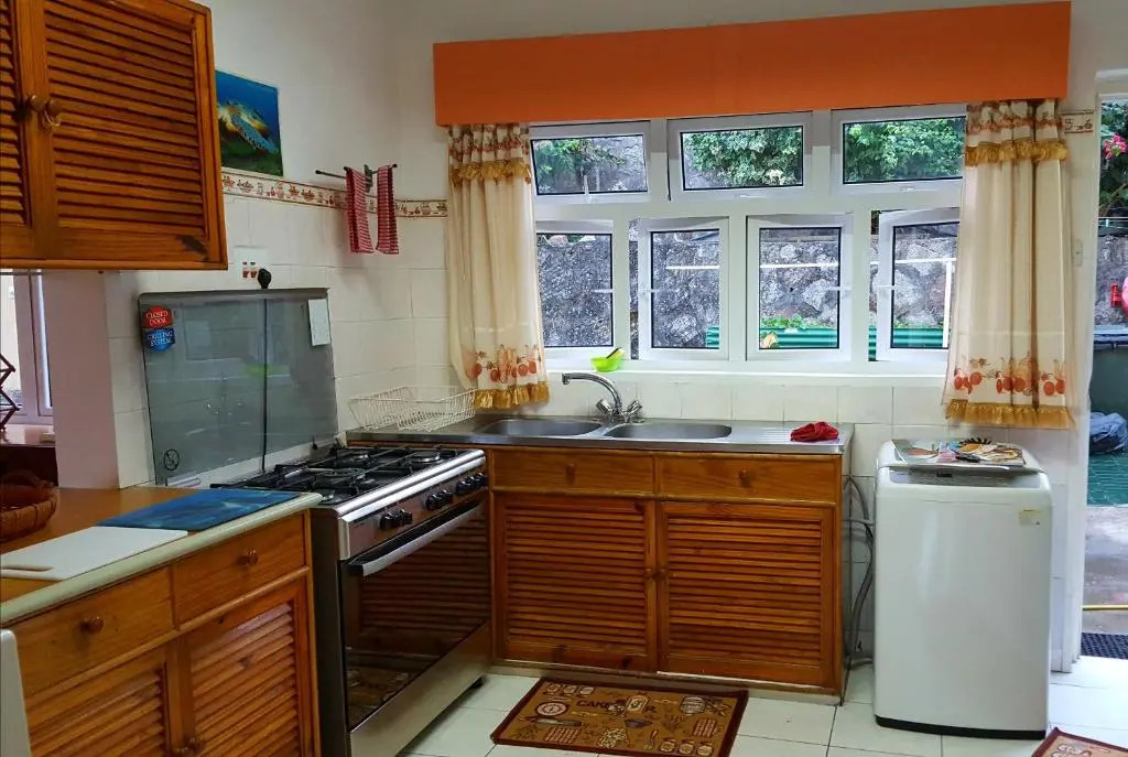 Hibiscus House Seychelles Self Catering