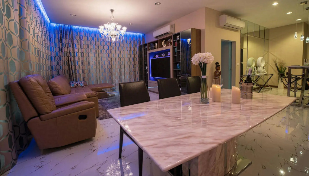 Luxury Apartment at Karon Hill