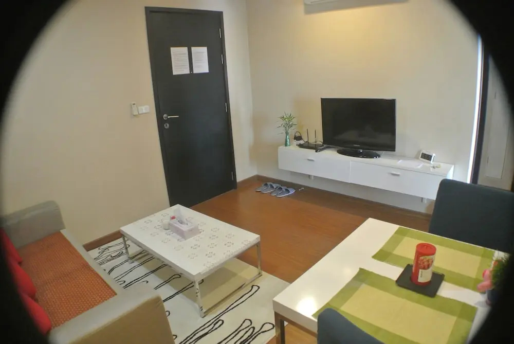 Diamond Sukhumvit by FIB