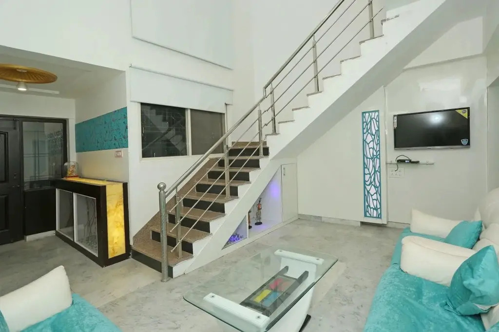 OYO 9775 Home Modern 4BHK Celebration mall