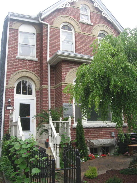 Toronto Garden Inn Bed & Breakfast