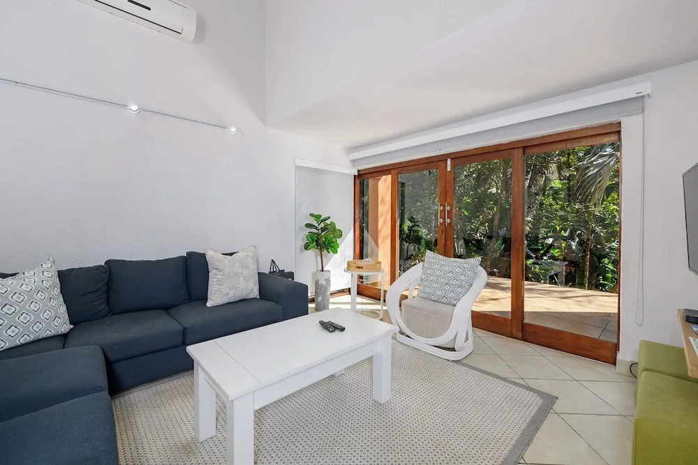San Lameer Villa Rentals  3207