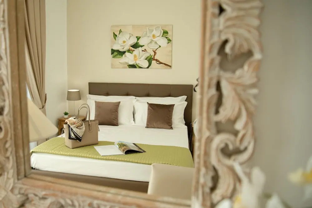 Porta Aragonese Luxury Rooms
