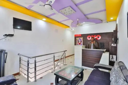 Oyo 24921 Hotel Shree