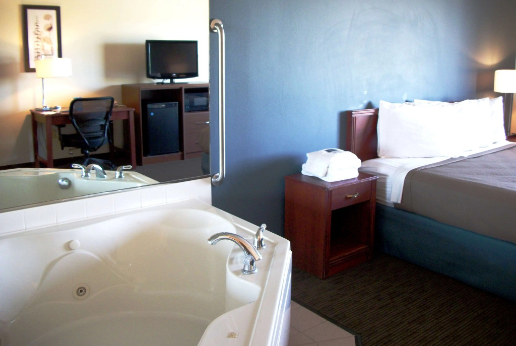 AmericInn by Wyndham Beulah