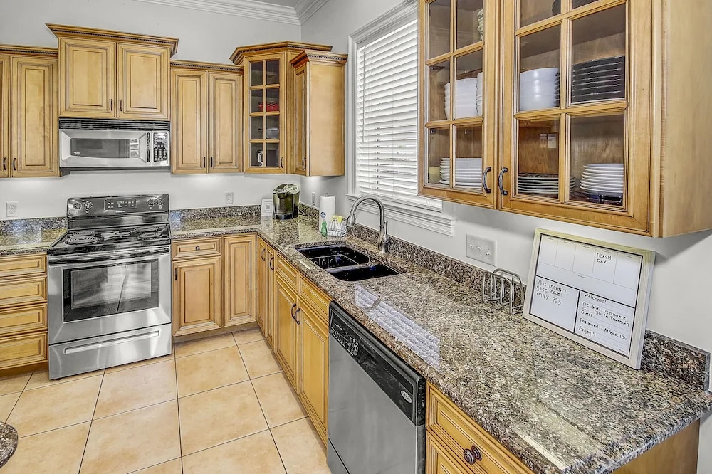 136 La Valencia Cir - At Peace