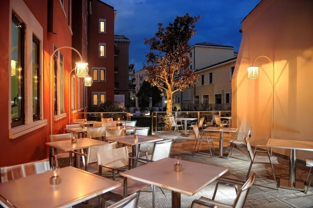 Venice Roulette Hotel