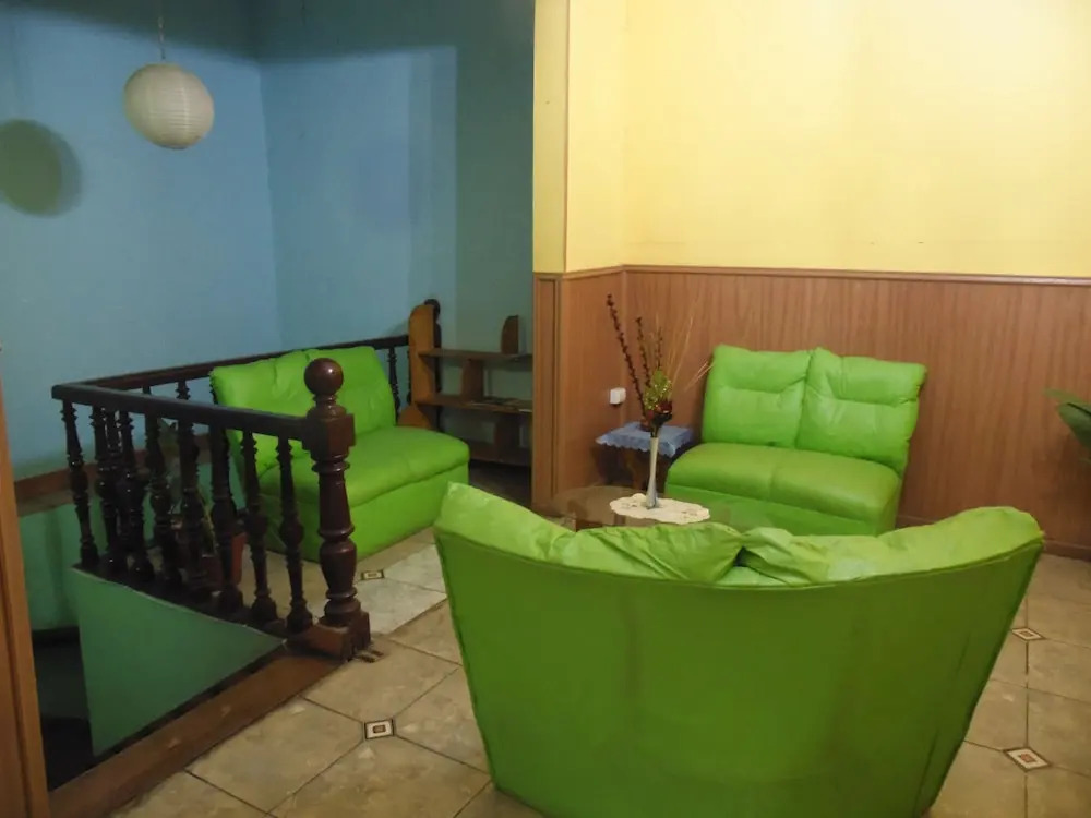 Hostal Tricontinental