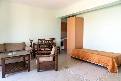 Yialasi Hotel